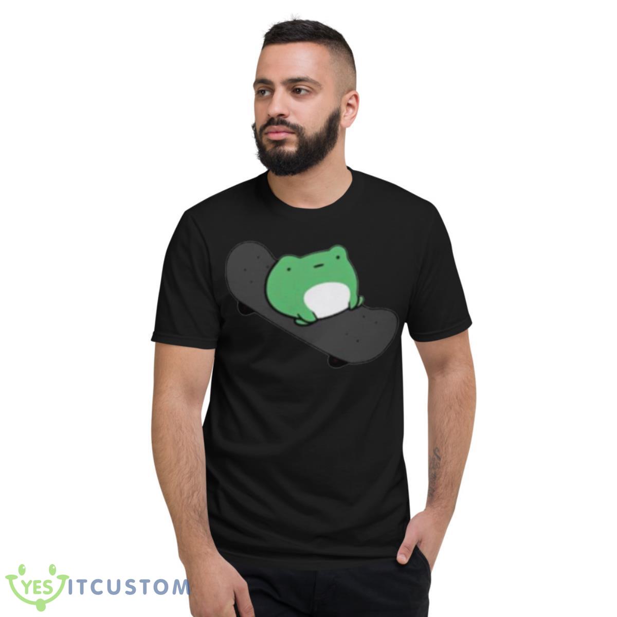 Skateboard frog shirt 2 Skateboard frog shirt - Short Sleeve T-Shirt