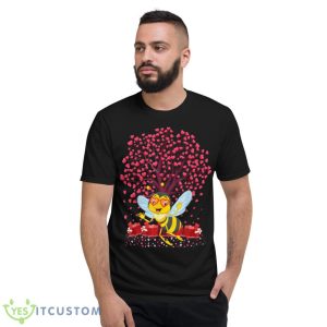 Bee Lover Heart Tree Bee Valentine’s Day Shirt - Short Sleeve T-Shirt