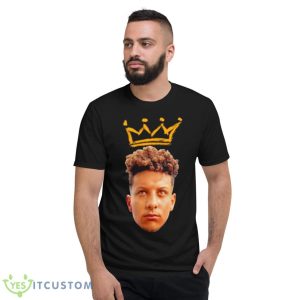 King Patrick Mahomes Drawn Crown Super Bowl LVII Shirt - Short Sleeve T-Shirt