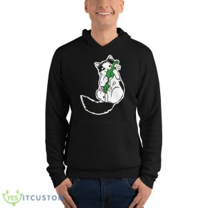 Mauri Eating A Cucumber Shirt - Unisex Fleece Pullover Hoodie