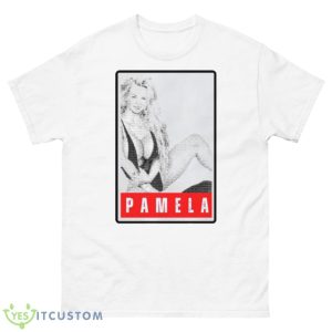 Pamela Anderson In Bikini Shirt - 500 Men’s Classic Tee Gildan