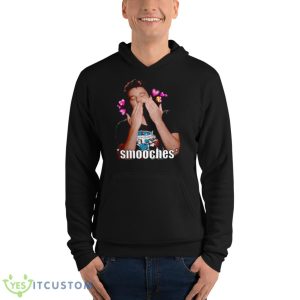Smooches Meme Pedro Pascal Shirt - Unisex Fleece Pullover Hoodie