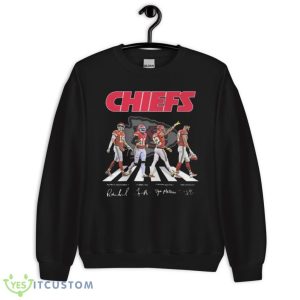The Chiefs Patrick Mahomes II Tyreek Hill Tyrann Mathieu And Travis Kelce Abbey Road Signatures Shirt 13 The Chiefs Patrick Mahomes II Tyreek Hill Tyrann Mathieu And Travis Kelce Abbey Road Signatures Shirt Product Photo 3