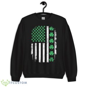 US American Flag With Shamrocks For St Patricks Day Shirt - Unisex Crewneck Sweatshirt