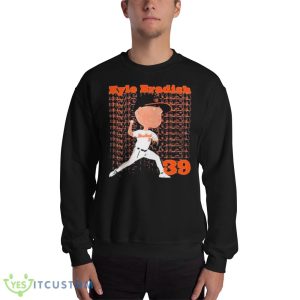 Kyle Bradish 39 Baltimore Orioles Graphics Shirt - 18000 Unisex Heavy Blend Crewneck Sweatshirt