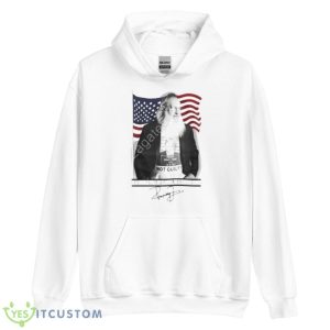 In A World Full Of Clarks Be A Cousin Eddie Shirt - Unisex Heavy Blend Hooded Sweatshirt