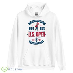 Men’s 2024 US Open Ahead White Crest Pembroke T Shirt 7 Men’s 2024 US Open Ahead White Crest Pembroke T Shirt - Unisex Heavy Blend Hooded Sweatshirt