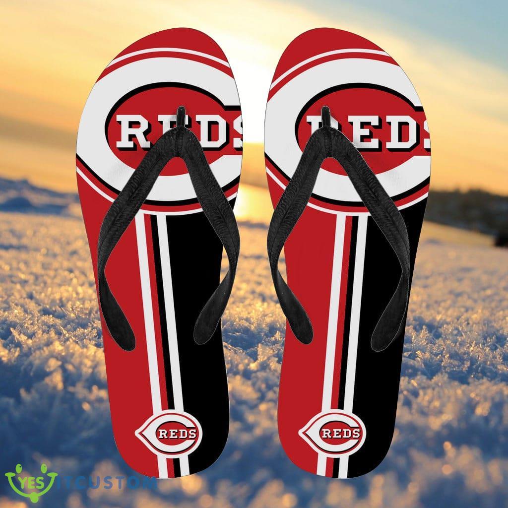 Cincinnati Reds Fan Gift Two Main Colors Flip Flops 3 Cincinnati Reds Fan Gift Two Main Colors Flip Flops Product Photo 1