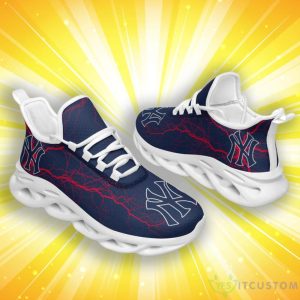 New York Yankees Lightning Pattern Max Soul Shoes Product Photo 1
