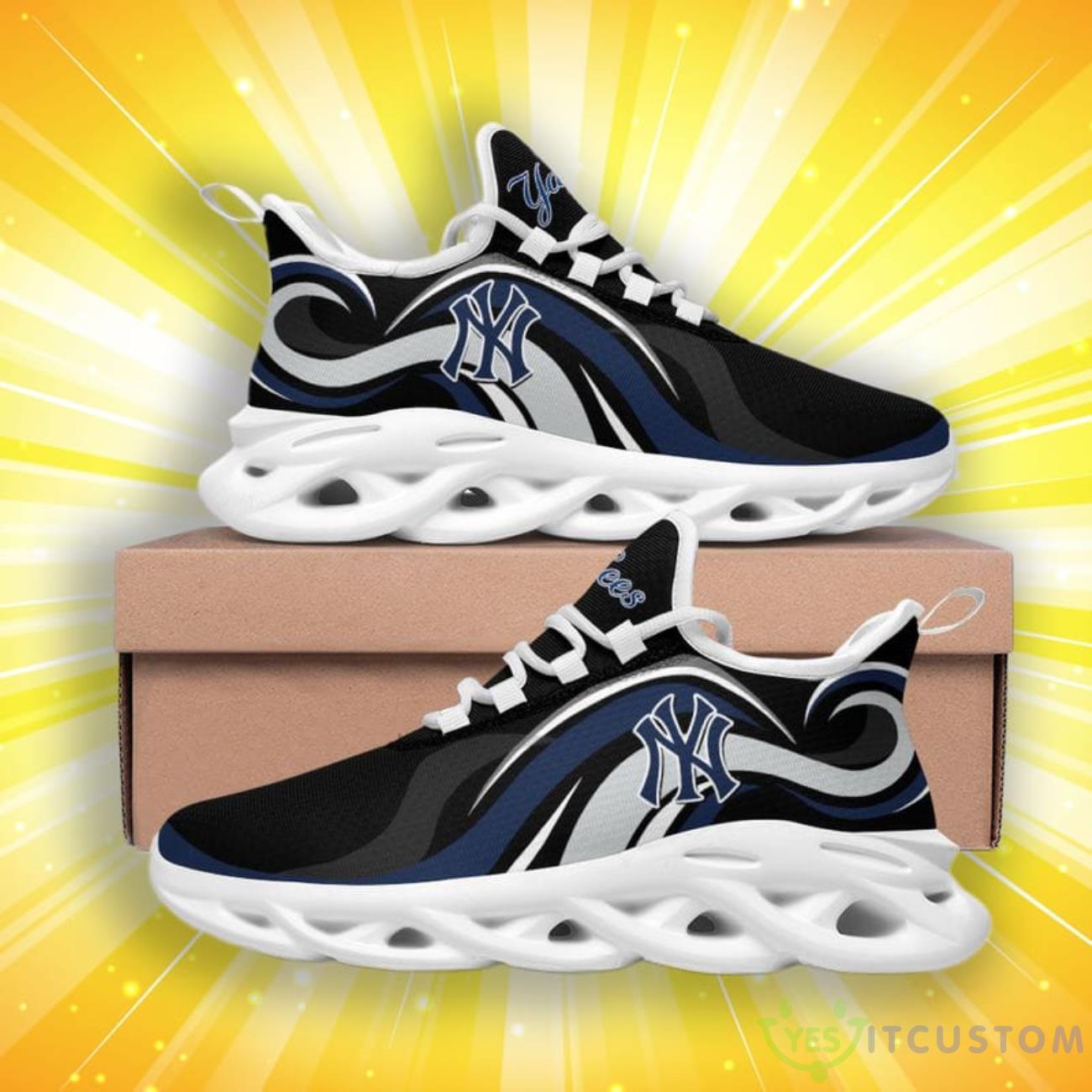 New York Yankees Wavy Style Max Soul Shoes 6 New York Yankees Wavy Style Max Soul Shoes Product Photo 2