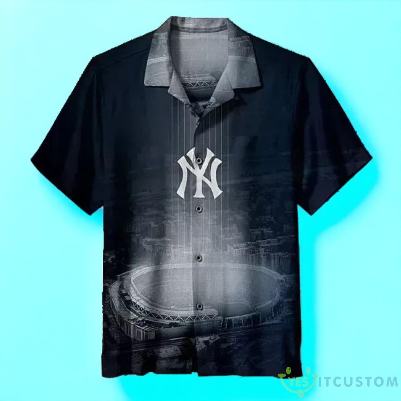 New York Yankees MLB Hawaiian Graphic Print Hawaiian Shirt 2 New York Yankees MLB Hawaiian Graphic Print Hawaiian Shirt Product Photo 1